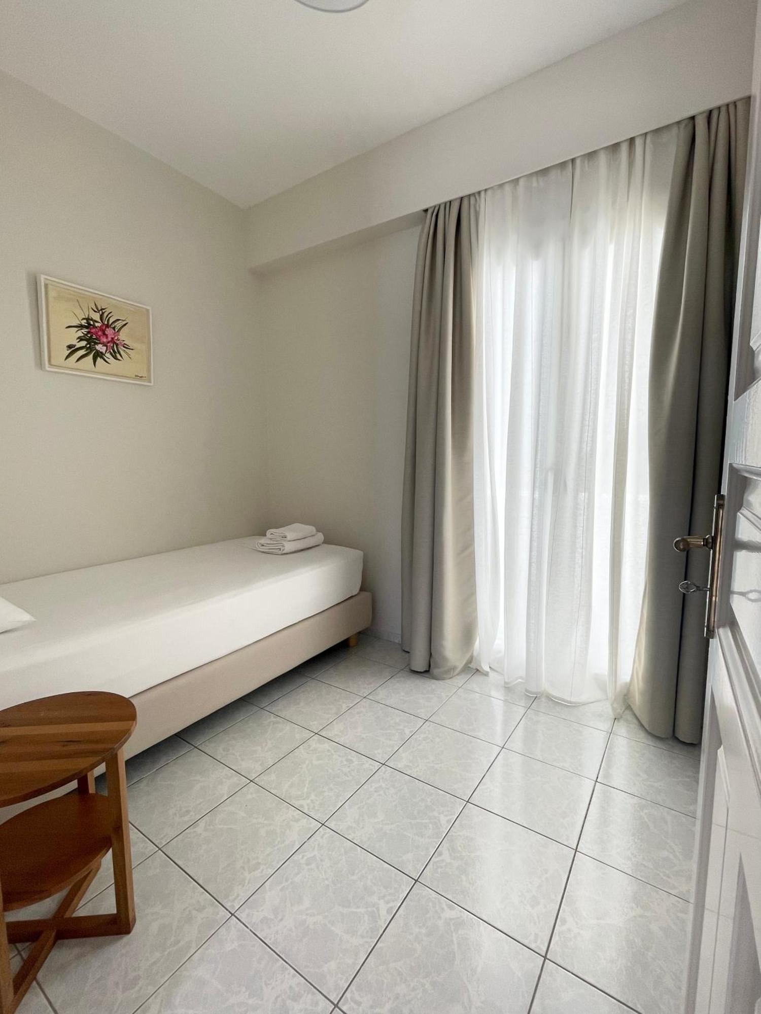 Manto Apartments Tinos Luaran gambar